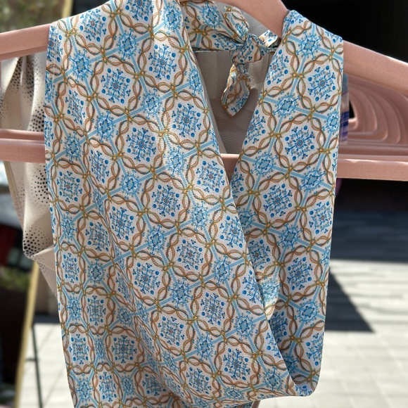 NWT SILKLETTE Kaleidoscope 100% Fine Silk Kerchief Scarf BLUE + WHITE - Picture 2 of 4